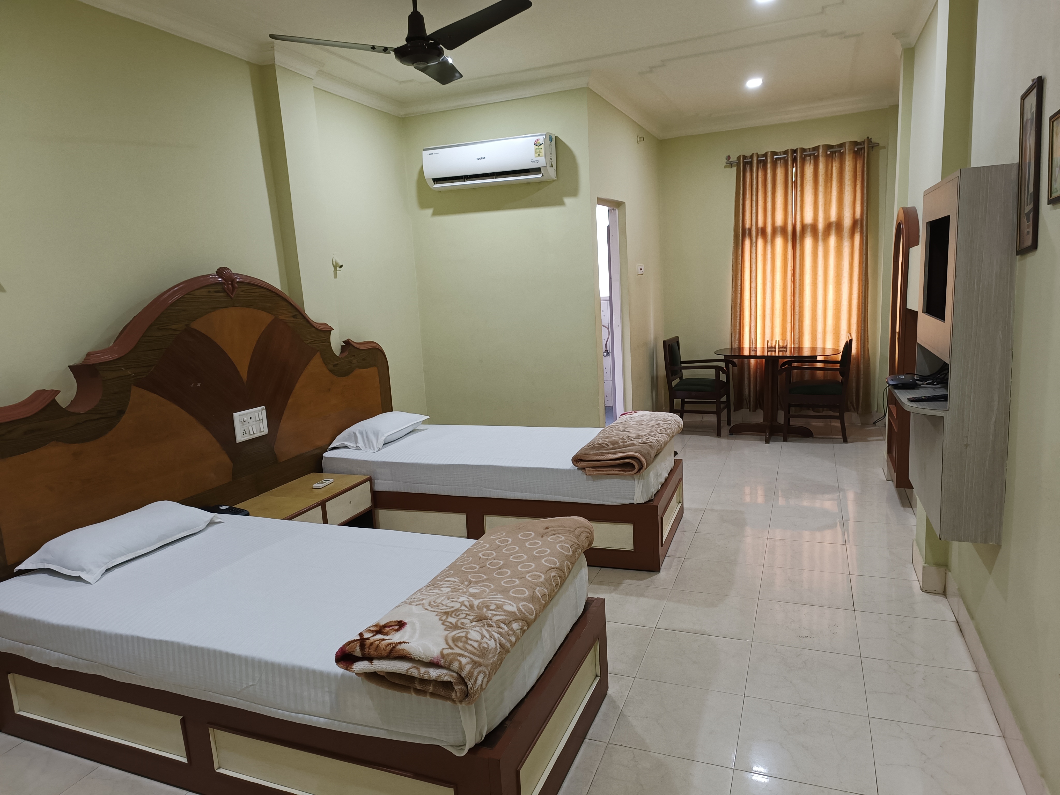 Hotel Dilip - Tap to explore photos