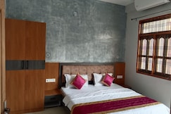 Happy Homes | Entire 2BHK Apartment, Varanasi