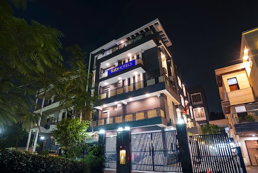FabHotel Royale 30
