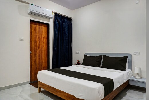 Hotel O Esta Inn