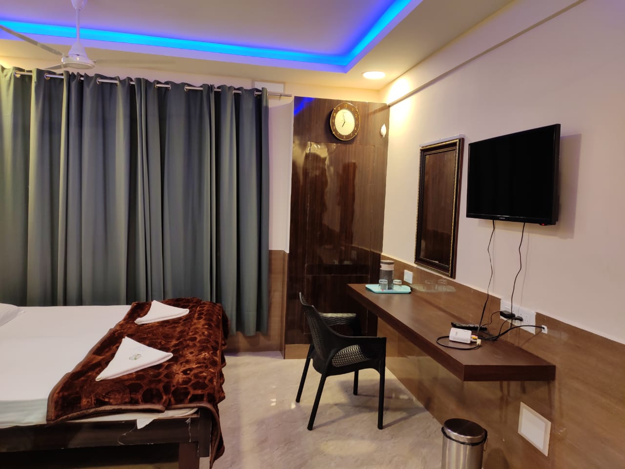 Hotel Sugam - Tap to explore photos