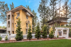 Hillside Crest Villa  5 BHK With swimming pool indoor games, Mahabaleshwar