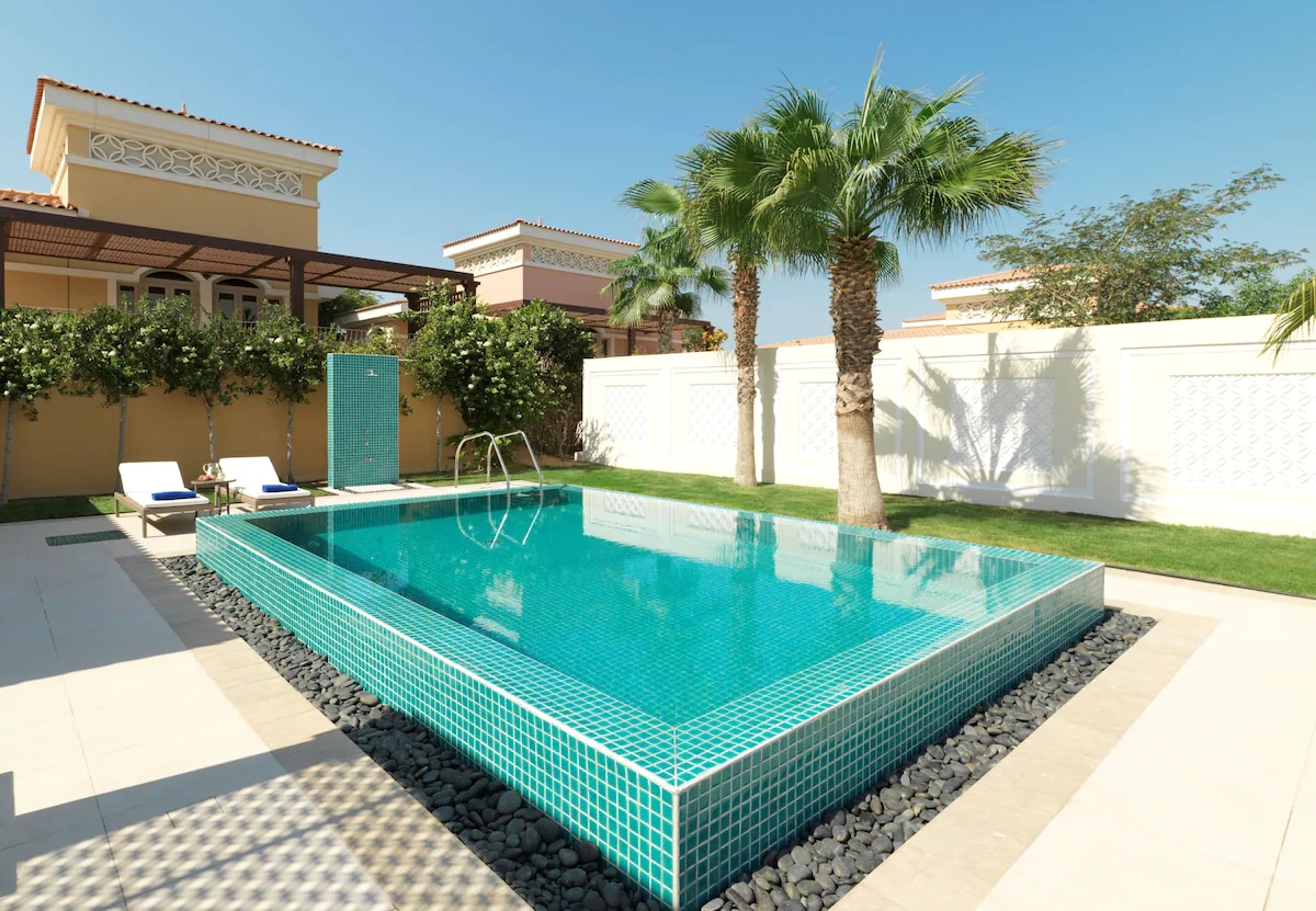 The Ritz-Carlton Abu Dhabi, Grand Canal - Tap to explore photos