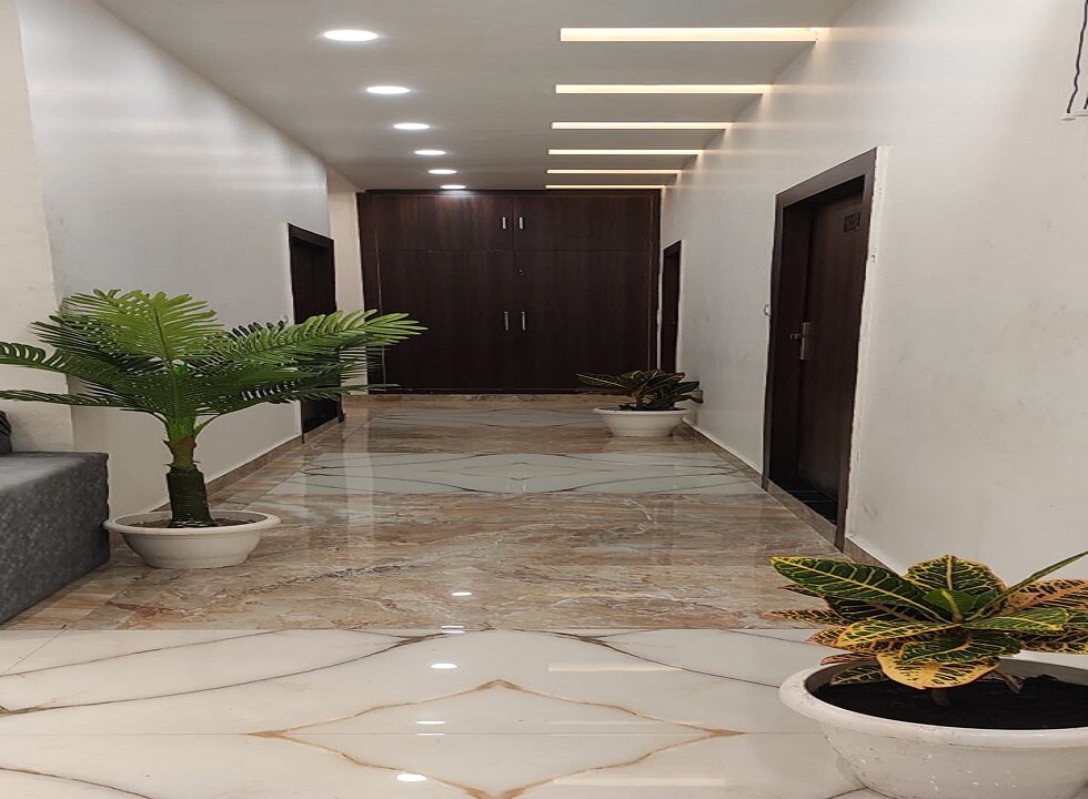 Hotel Sharma Ji Inn - Tap to explore photos