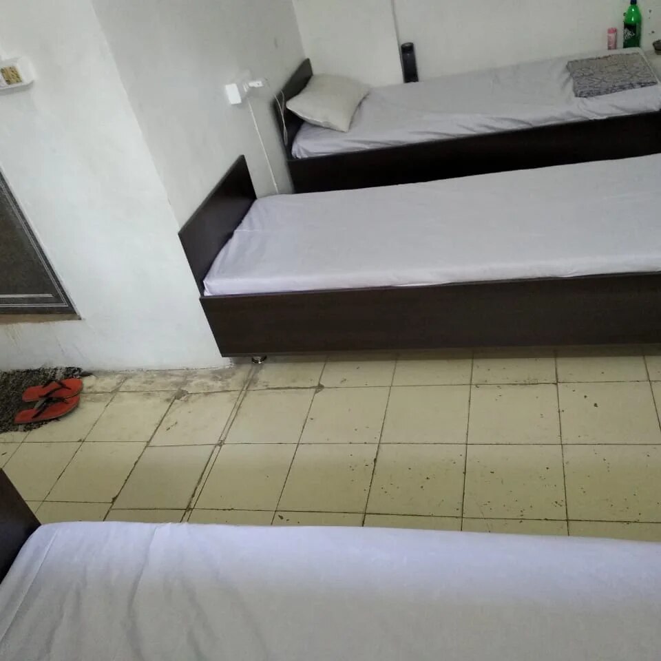 Om Sai Paying Guest Accommodation - Tap to explore photos