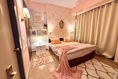 Paris Style Luxe Apartment In The Heart Of Noida, Noida