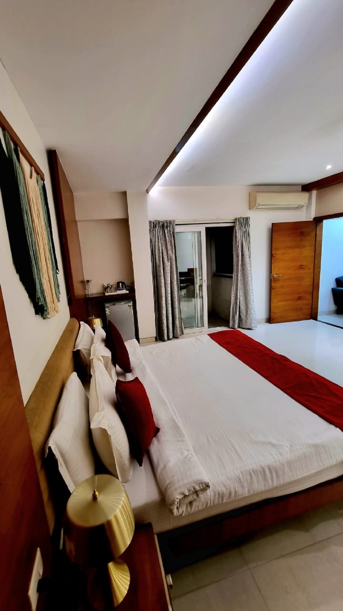 Hotel Raviraj 4