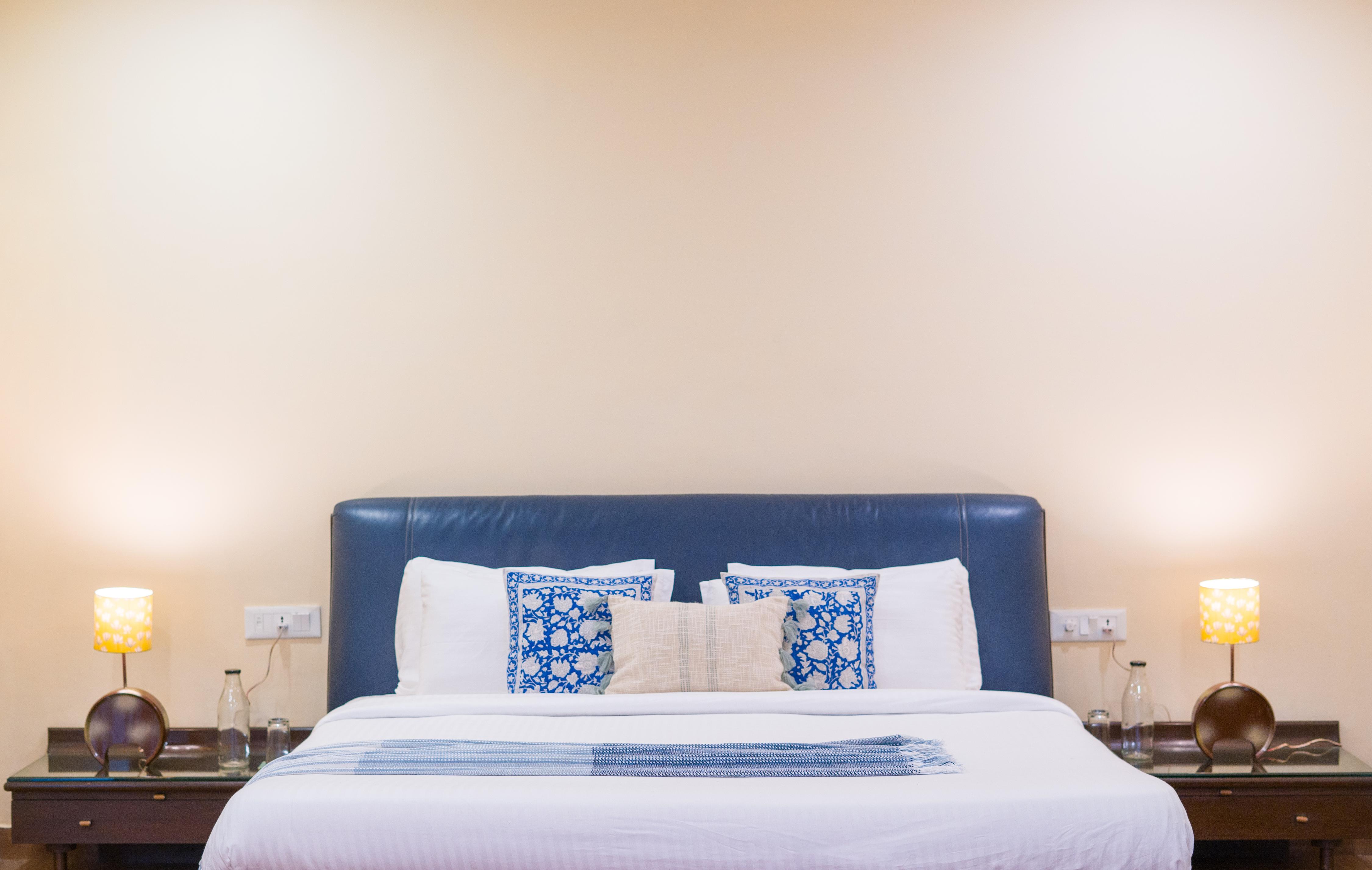 ELIVAAS 3 BHK with Garden & Balconies - Lakeview Manor - Tap to explore photos