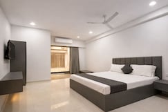 Hotel The Comfort Cove, Surat