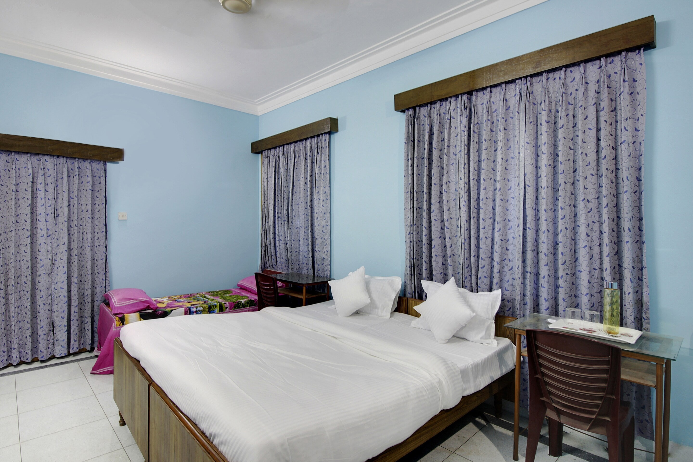 Hotel O Pogl Brahmaputra Guest House - Tap to explore photos
