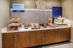 Holiday Inn Express Hotel & Suites Amarillo South, Curry