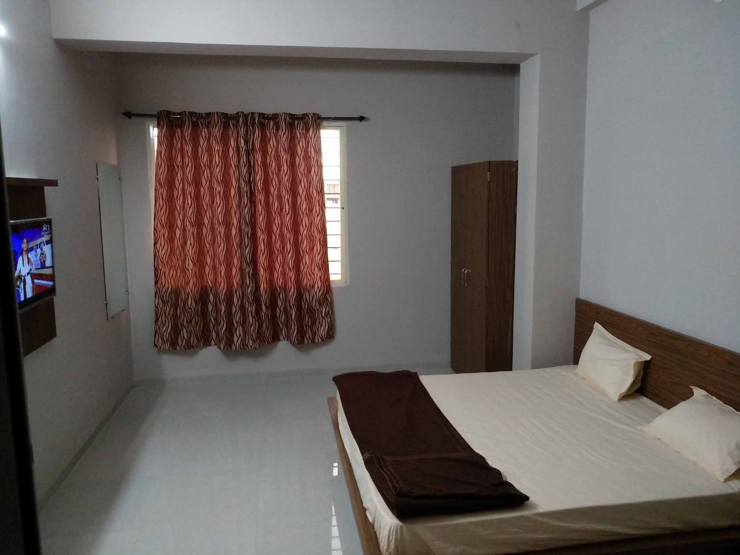 Hotel Trimurti Inn - Tap to explore photos