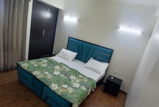 A HOME APARTMENT (AHA)