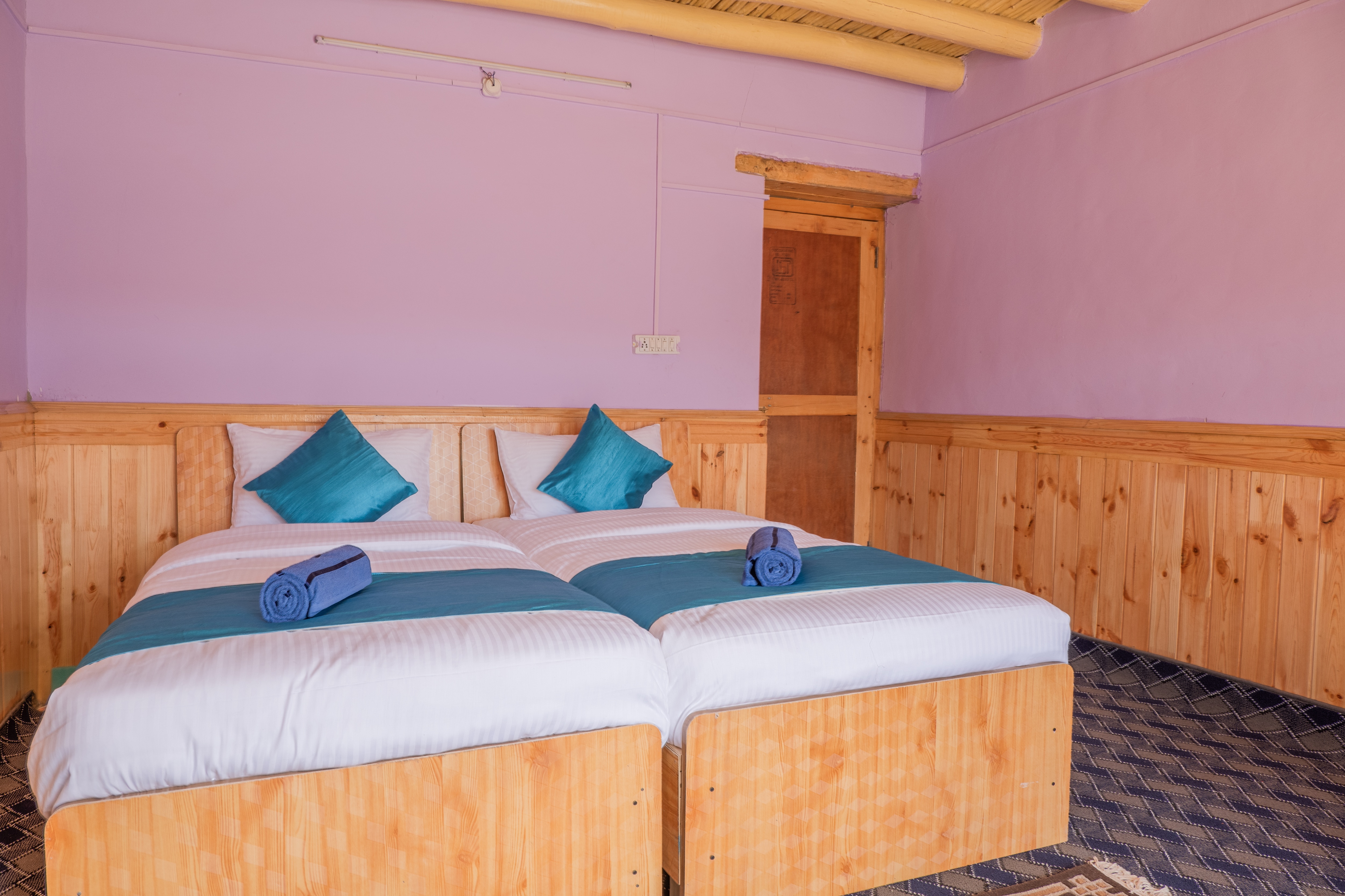 Sirijap Homestay - Tap to explore photos
