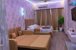 Aero Suites Luxury Stay, Dankaur