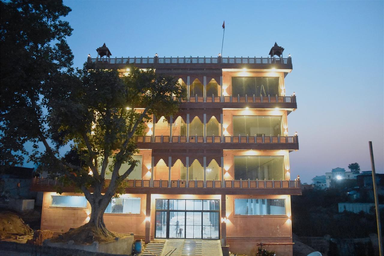 Hotel Akhilesh yagya - Tap to explore photos