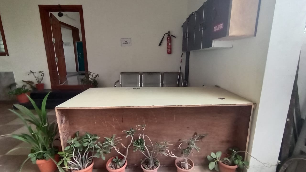 Sarashwathi Rooms & Dormitory - Tap to explore photos