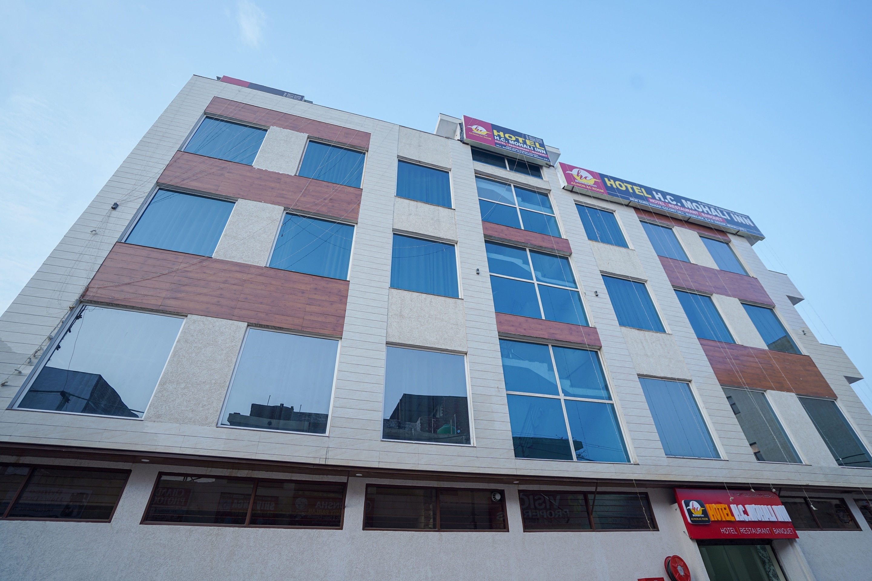 Townhouse HC Mohali Inn - Tap to explore photos