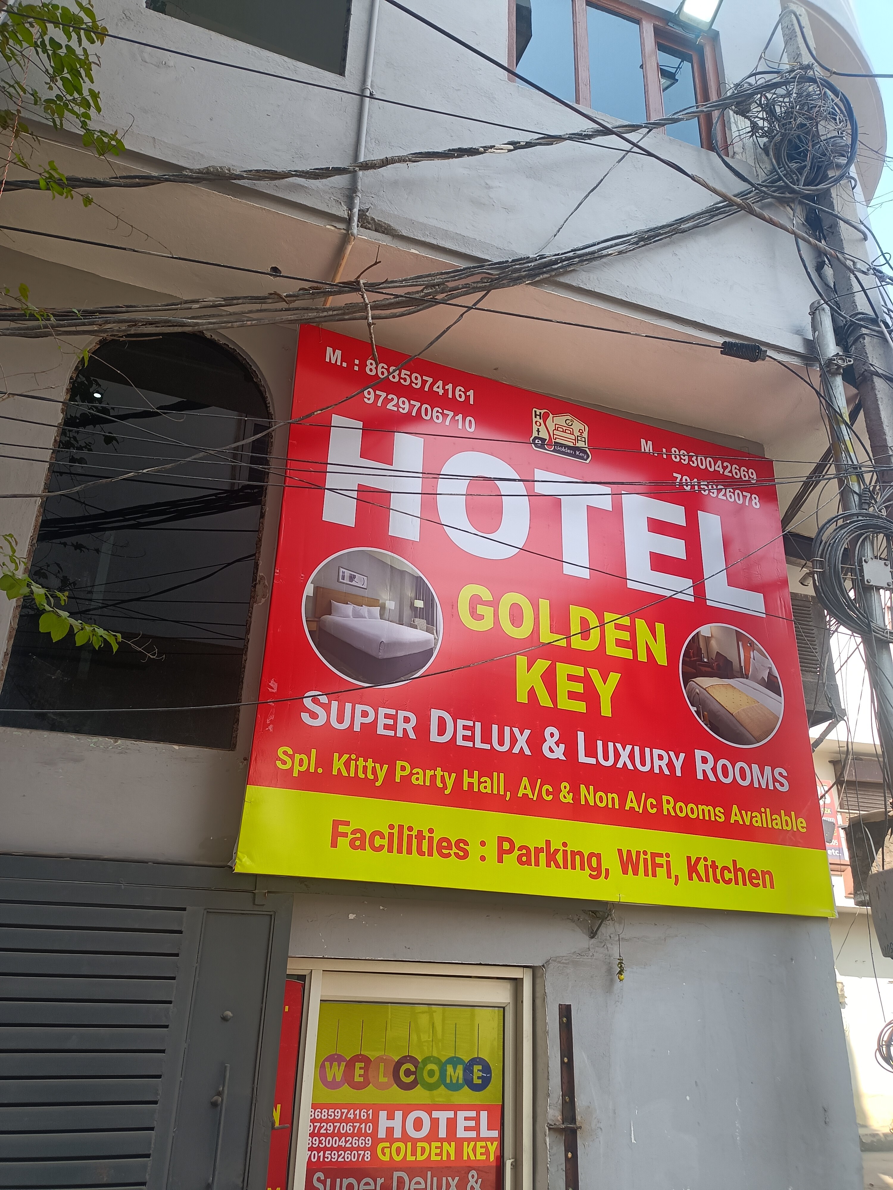 HOTEL GOLDEN KEY - Tap to explore photos