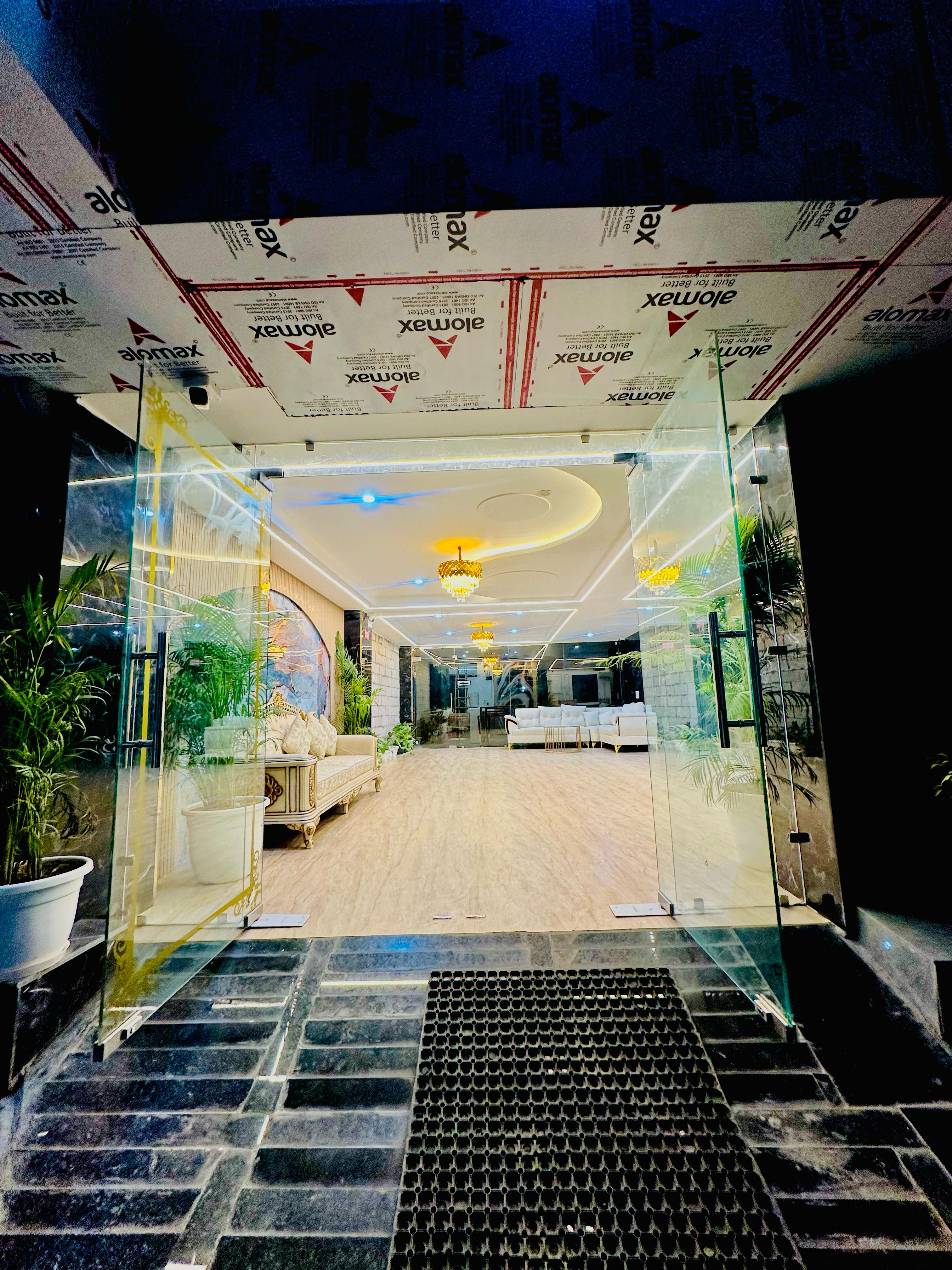 HOTEL THE ELITE CITY - Tap to explore photos