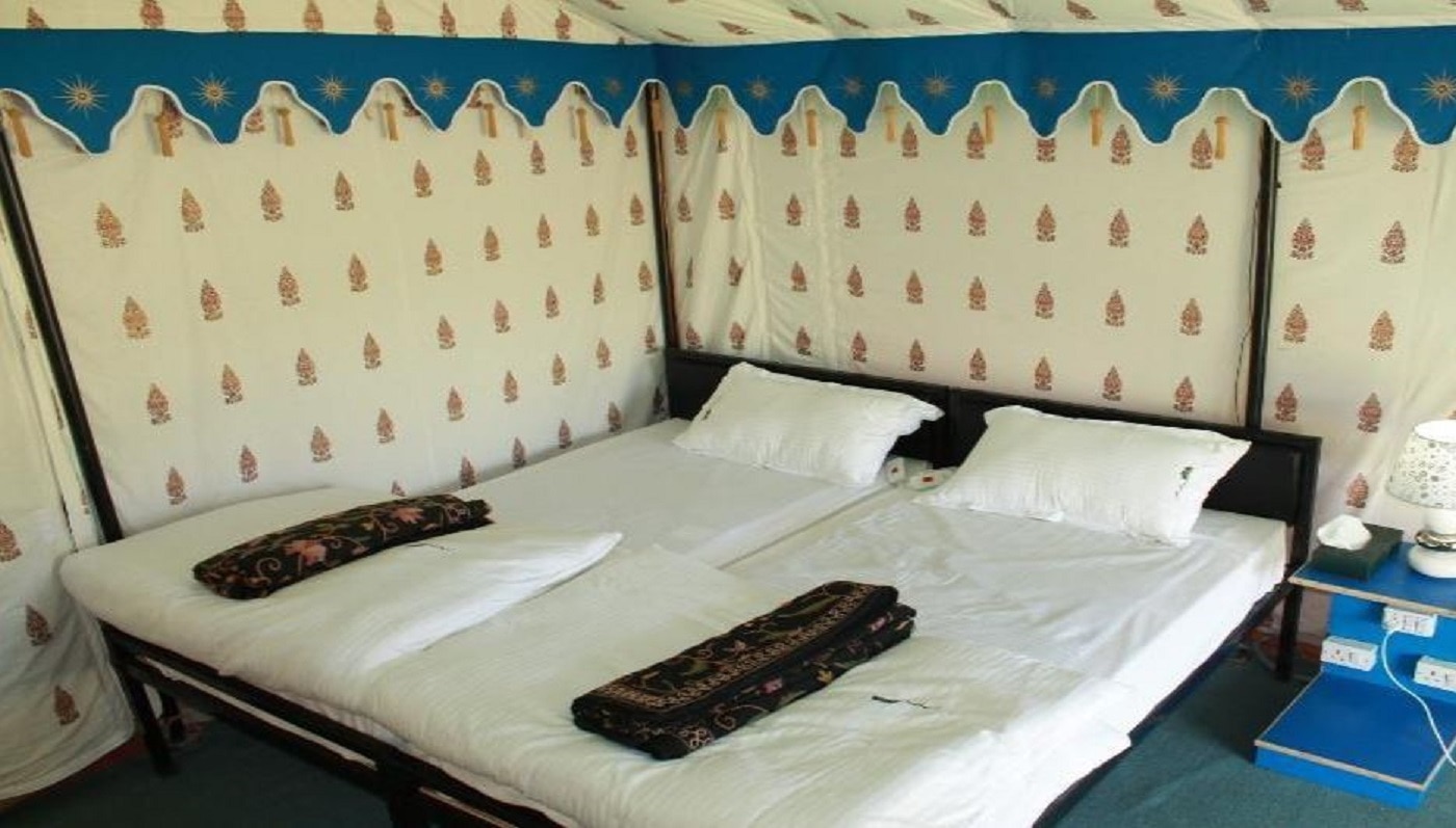 Gulmarg Meadows | Swiss Tents & Restaurant - Tap to explore photos