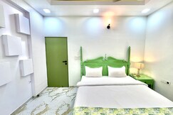 Elegant 4BHK Sea View w Pool Panjim, Goa