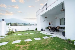 The White Orchid |2BR |Dehradun By Homeyhuts, Dehradun