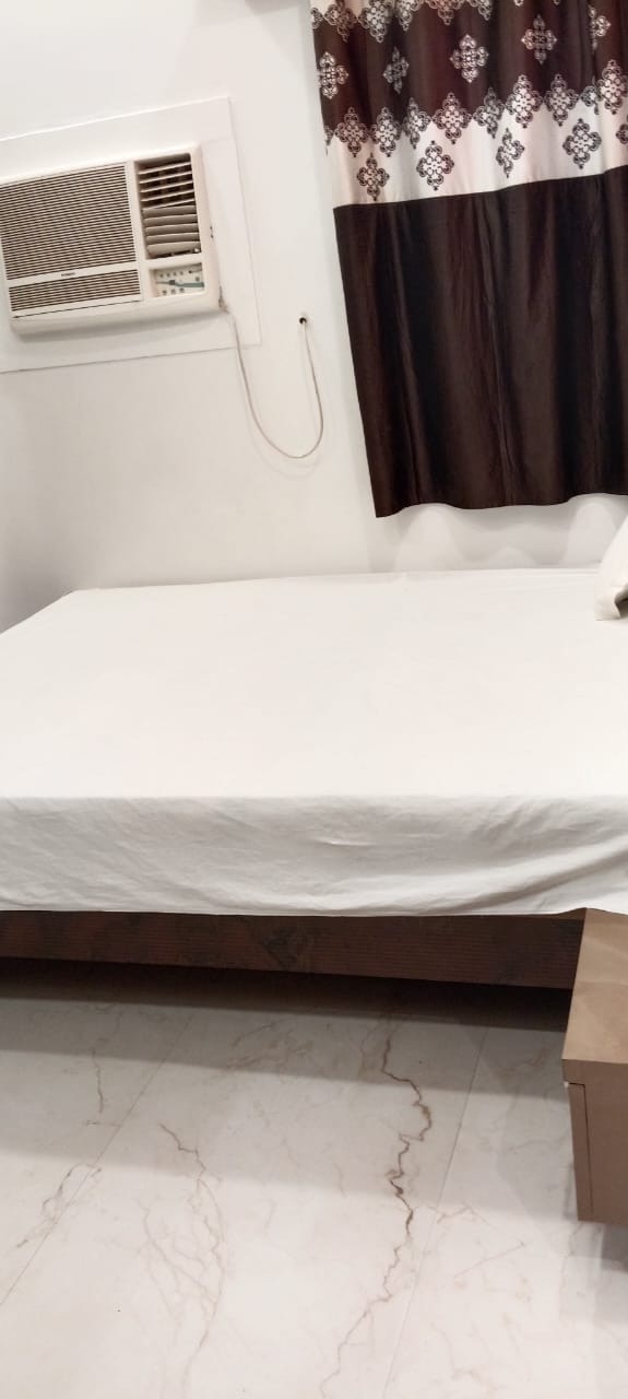 Hotel Shree Niketan - Tap to explore photos