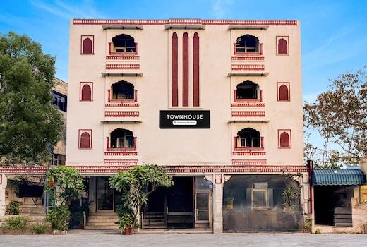 Super Townhouse Chandpole Metro Station Formerly Hotel Raghuraj Palace
