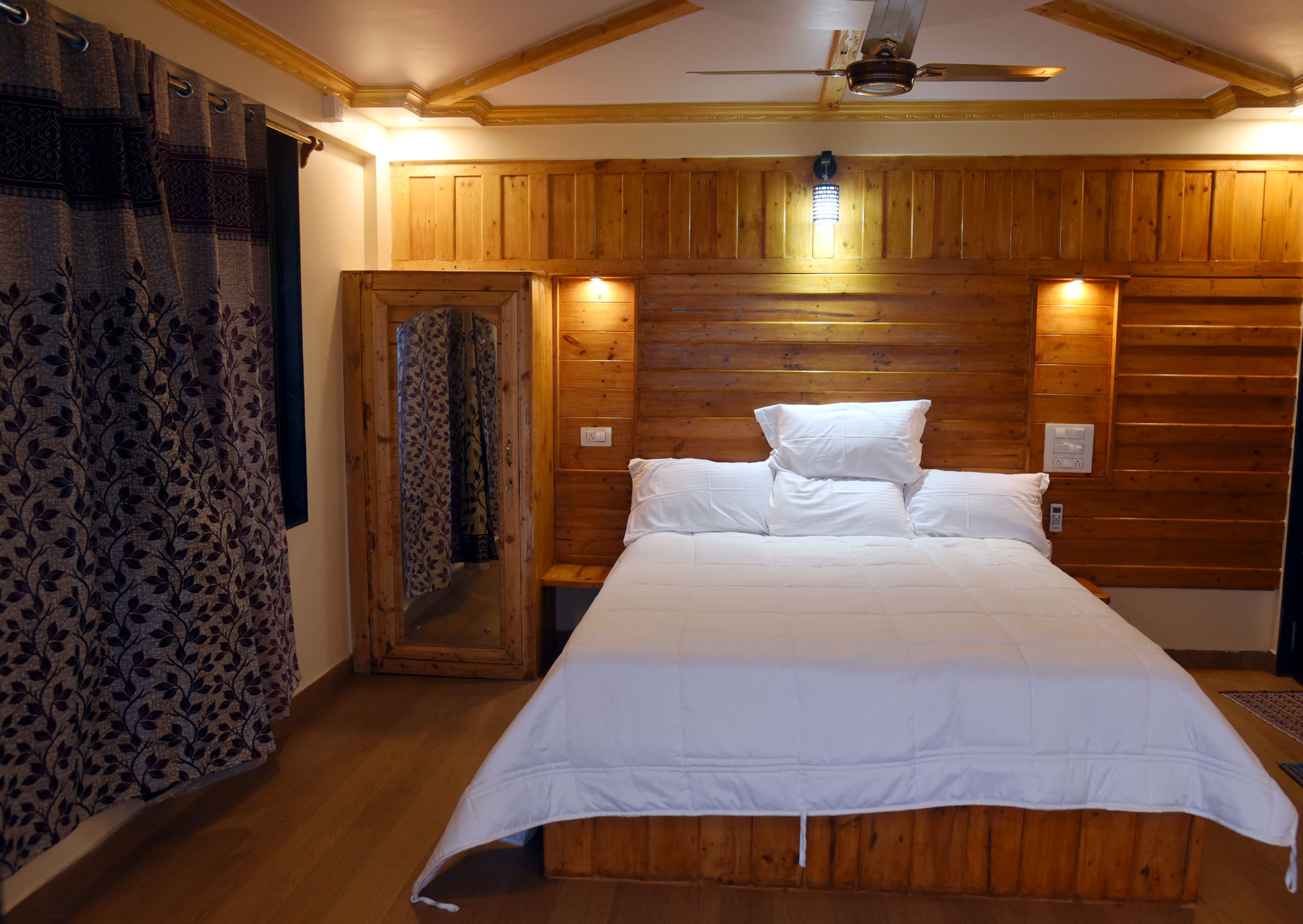 Standard room witn sea view 1