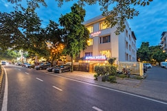 Alpina Hotels & Suites - GK2, Delhi