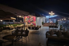 THE CROWN HOTEL & RESTRAUNT, Farrukhnagar