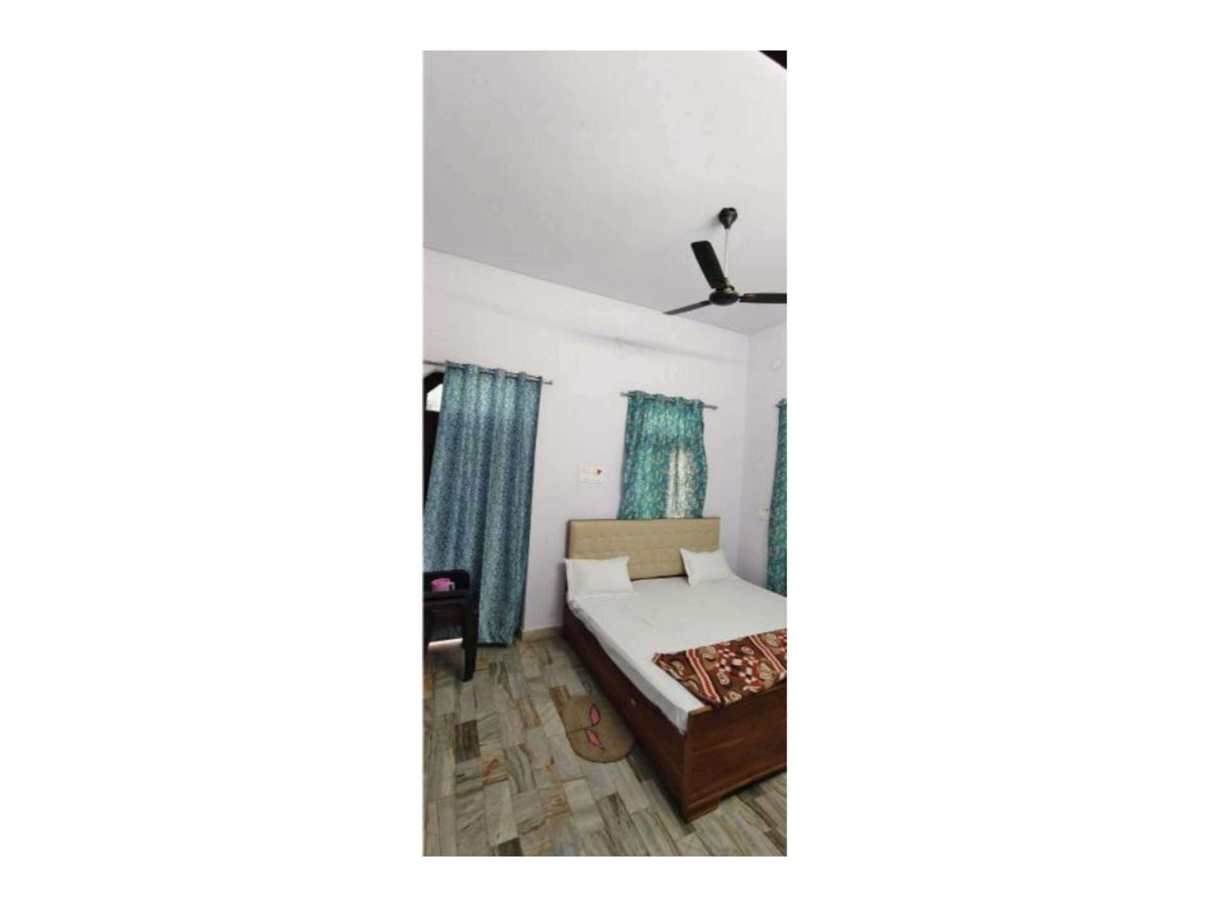 Hotel Mahadev Inn - Tap to explore photos