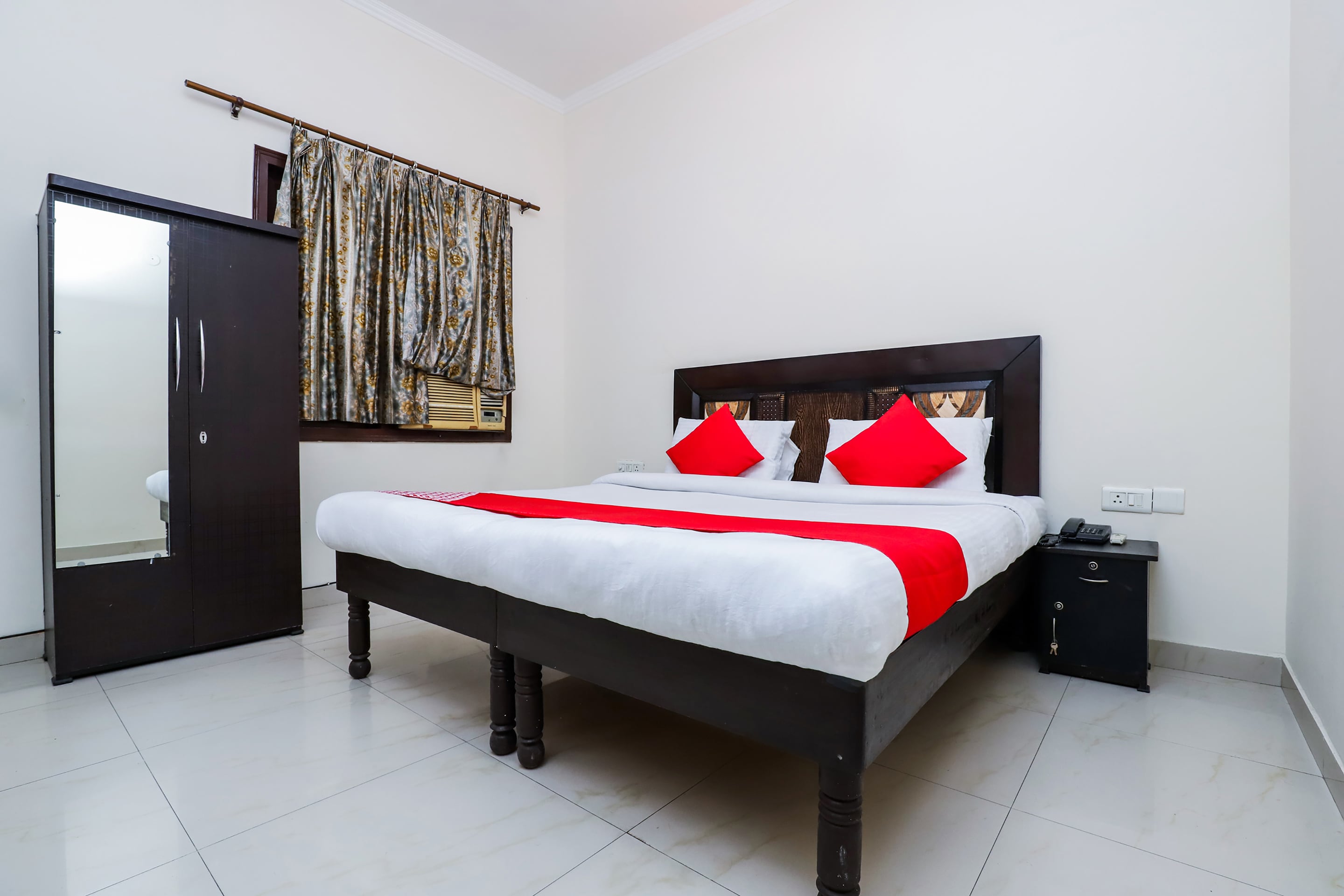 Hotel O Shiv Shakti Inn Near Kamal Cinema - Tap to explore photos