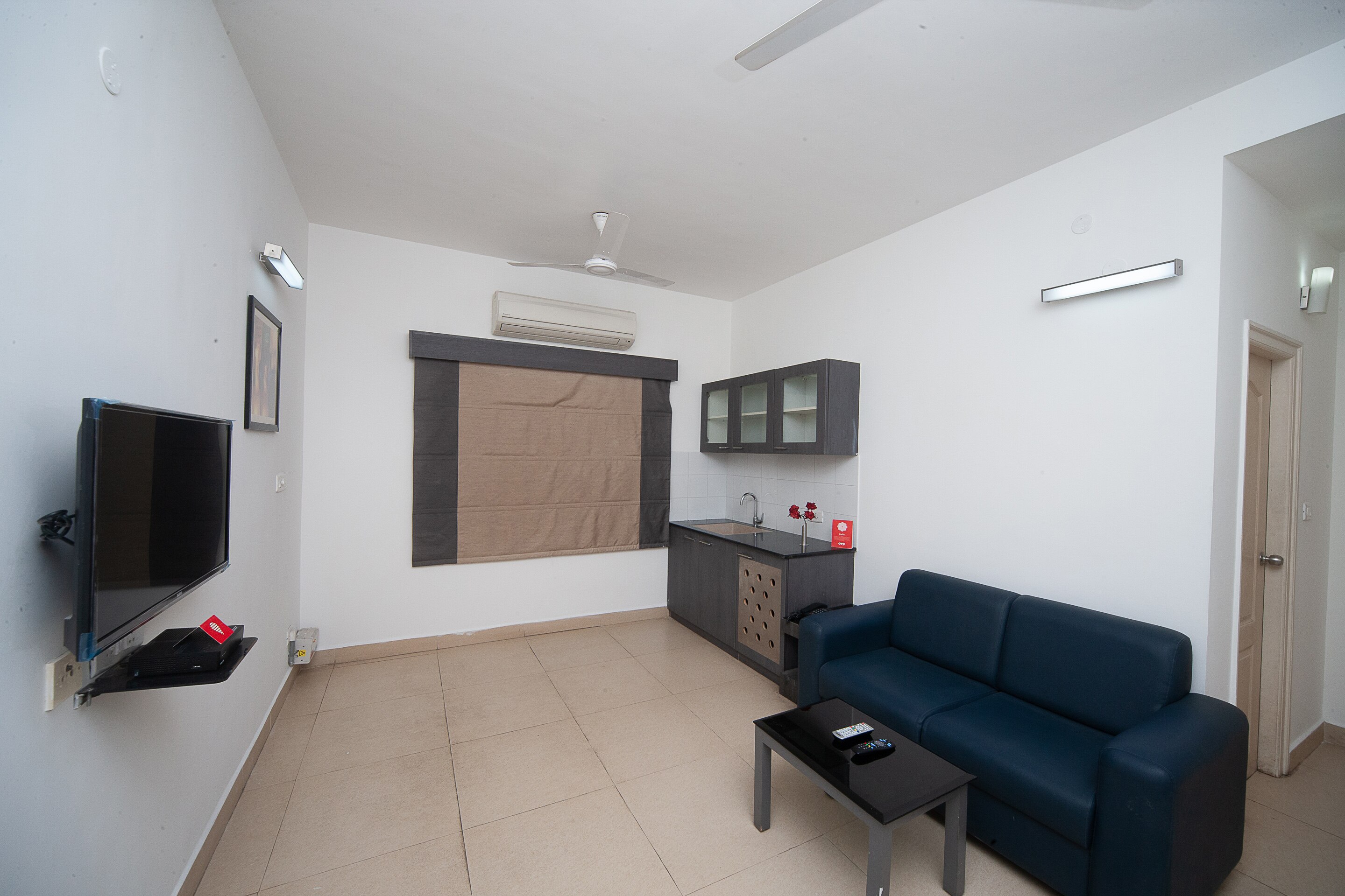 Stay Eeasy SPM Service Apartment - Tap to explore photos