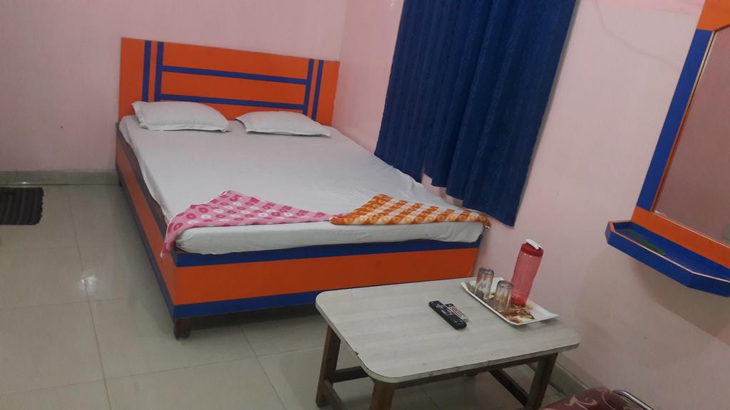 HOTEL UTSAV & MARRIAGE HALL - Tap to explore photos