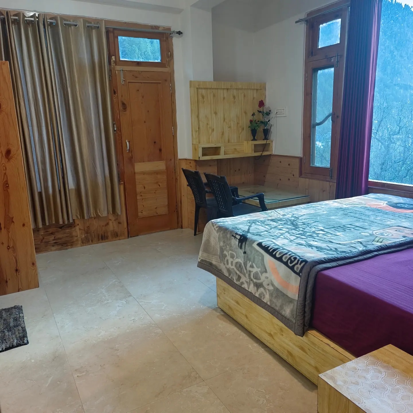 Shesh Besh Guest House & Restaurant - Tap to explore photos