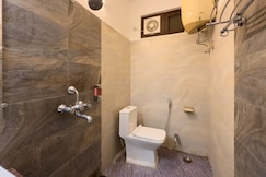 Vaayu Baba Central 3bhk With all Amenities spacious For famlies near temple Premium, Varanasi