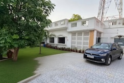 Hotel Dolphin, Agra