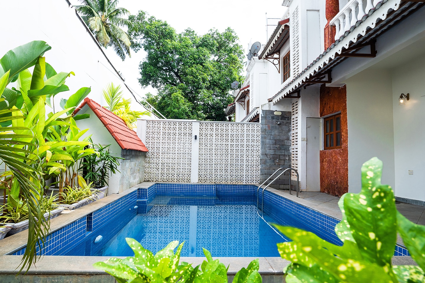 OV4 | Entire 4 BHK Pool Villa - Tap to explore photos