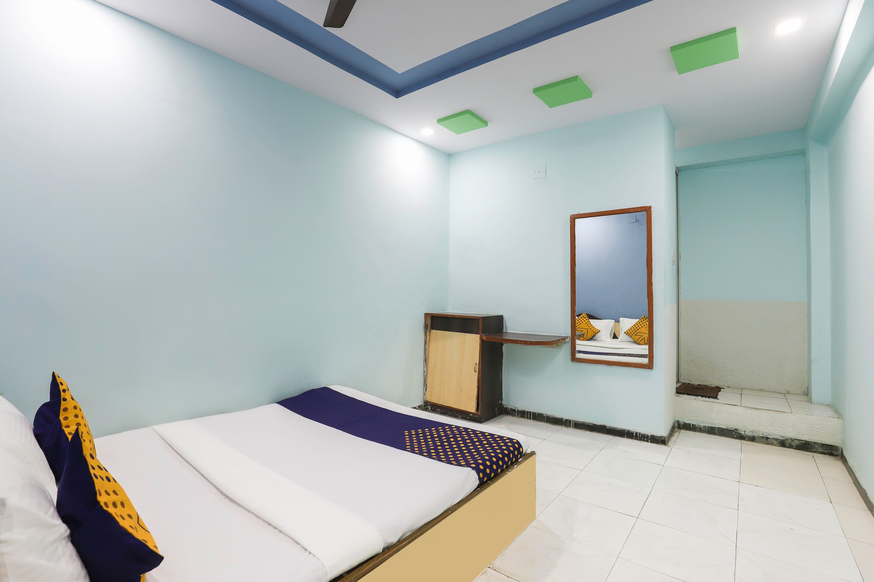SPOT ON Hotel Sarovar Guest House - Tap to explore photos
