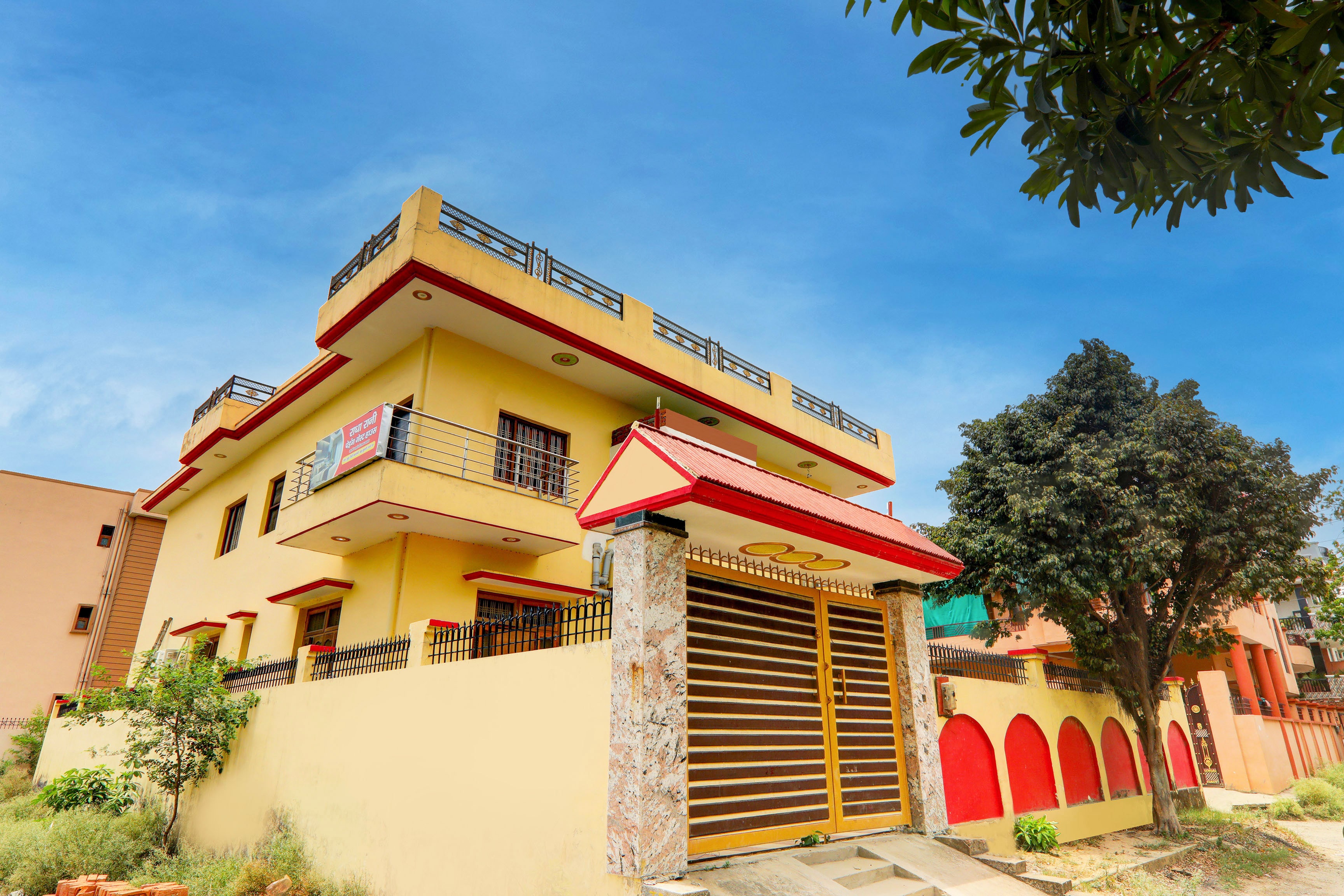 Hotel O Radha Rani Paying Guest House - Tap to explore photos