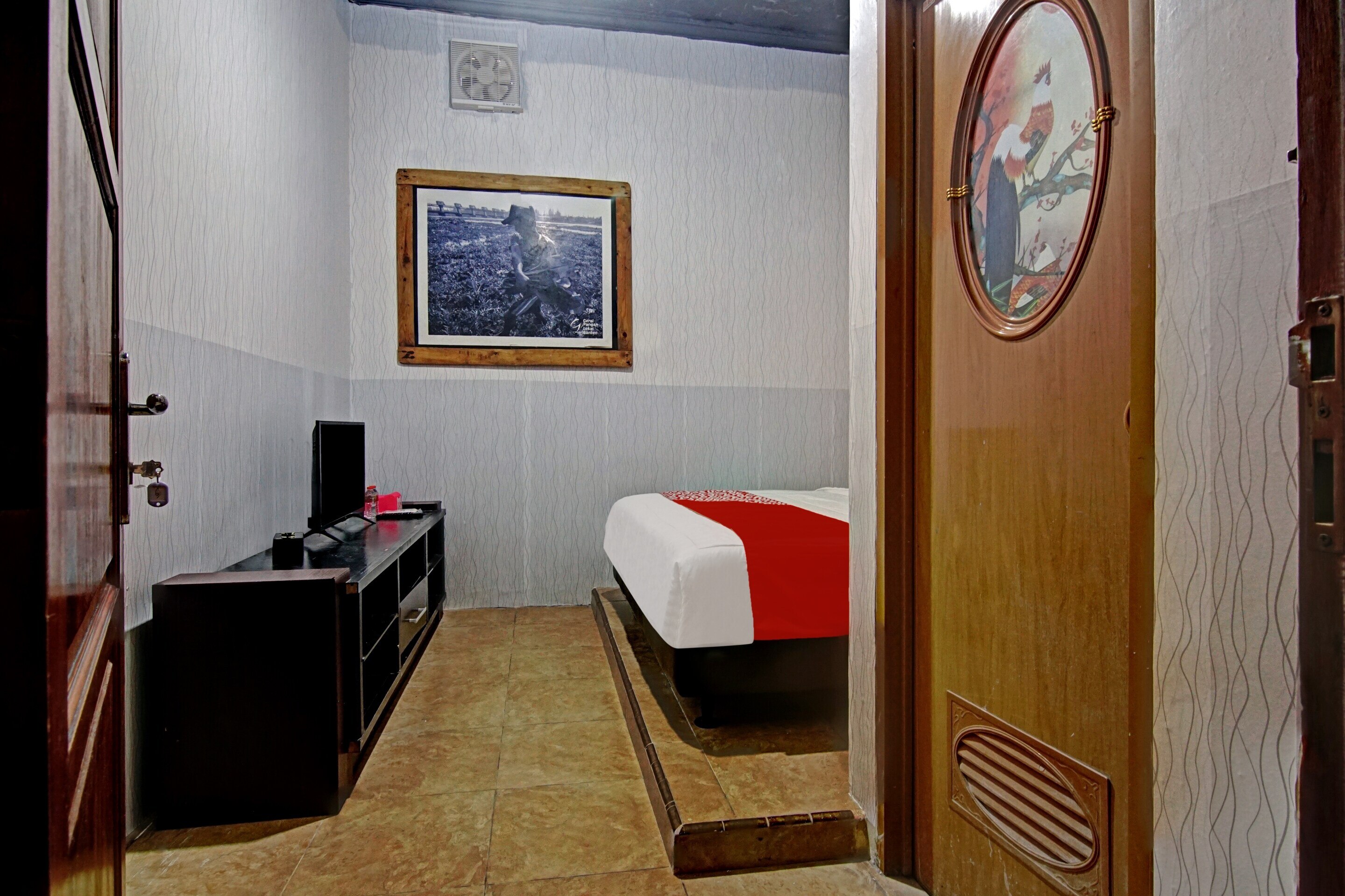 OYO 90358 Poris Residence Syariah - Tap to explore photos