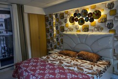 Couple Loves Condo VIP Road Zirakpur Private Stay, Mohali