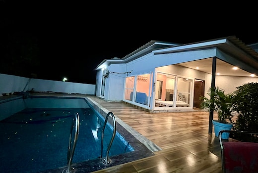 GoBravo 71 -2Bhk Farm with Pool and Garden Sec 150 Noida