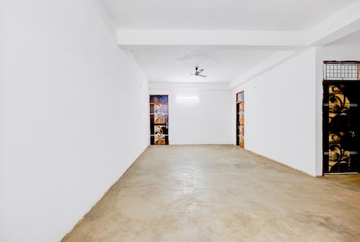 SPOT ON Krishna Hotel And Party Lawn