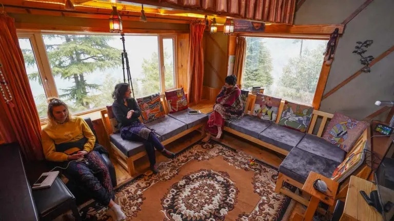 Tirthan Eagle Nest: A Boutique Homestay - Tap to explore photos