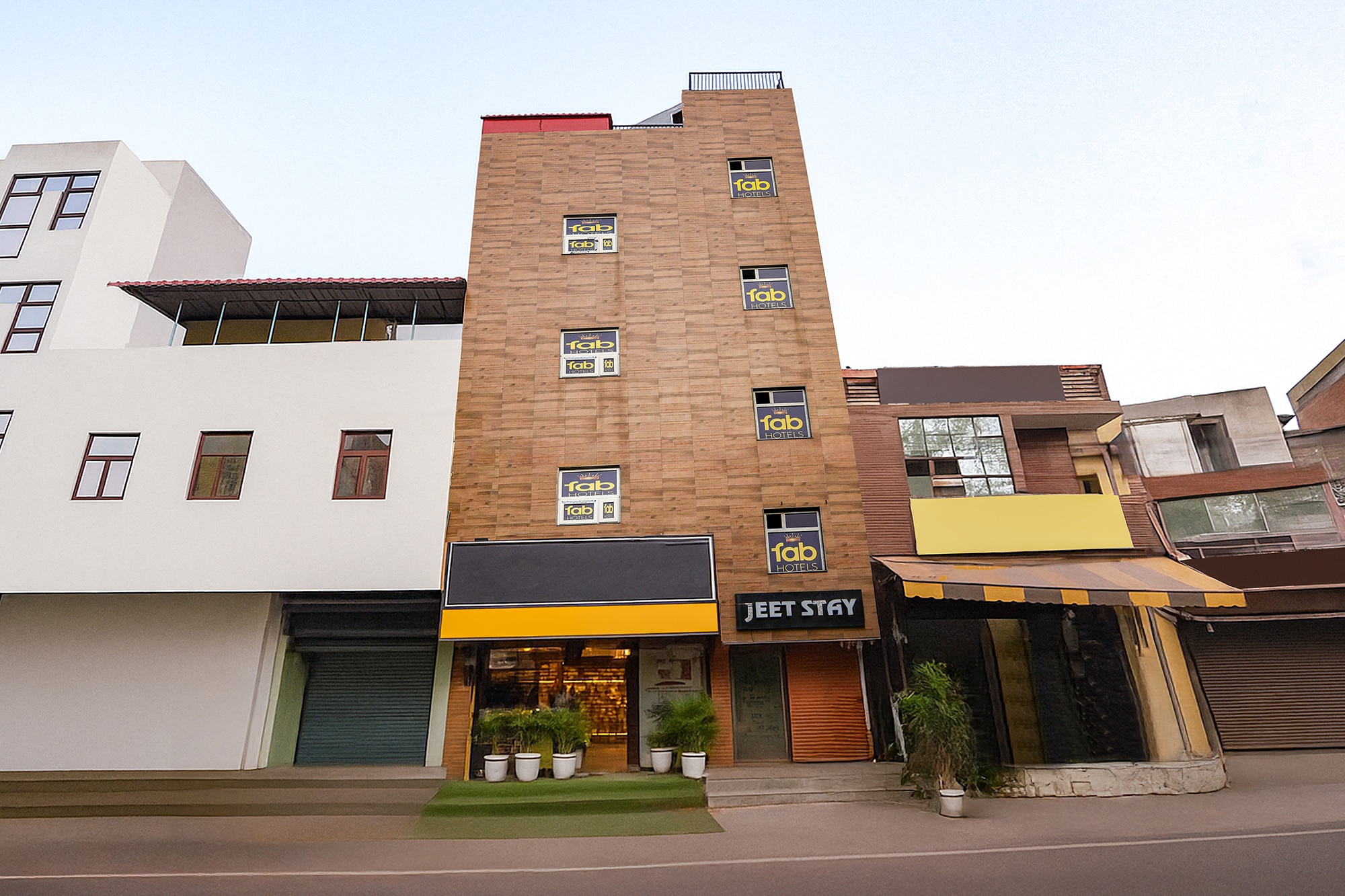 FabHotel Jeet Stays - Near Dilshad Garden Metro Station - Tap to explore photos