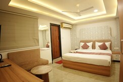 Hotel The Seemank, Indore