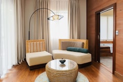 Indura Beach & Golf Resort, Curio Collection by Hilton, El Progreso